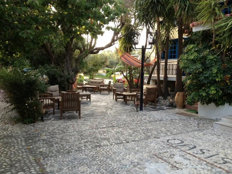 Oasis Hotel Bungalows Afandou Rhodes Esterno foto