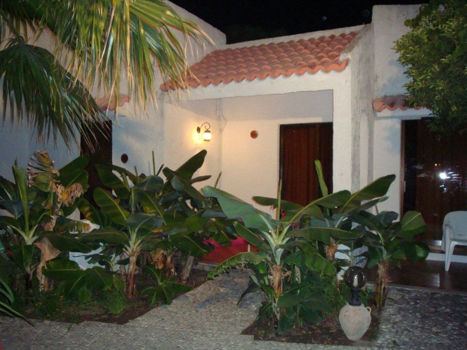 Oasis Hotel Bungalows Afandou Rhodes Esterno foto